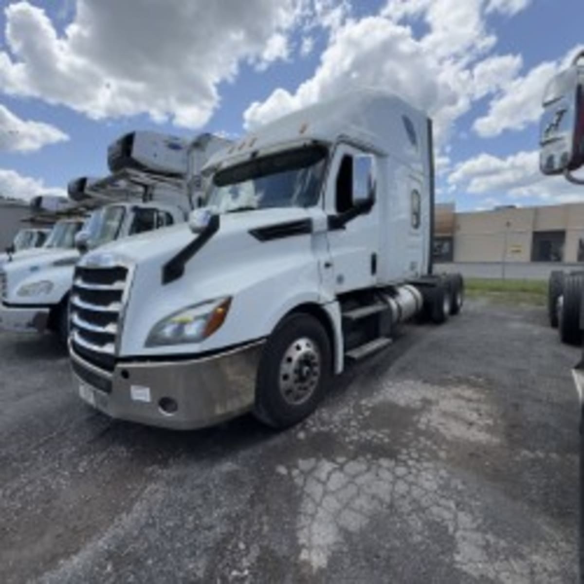 2020 Freightliner - image 3