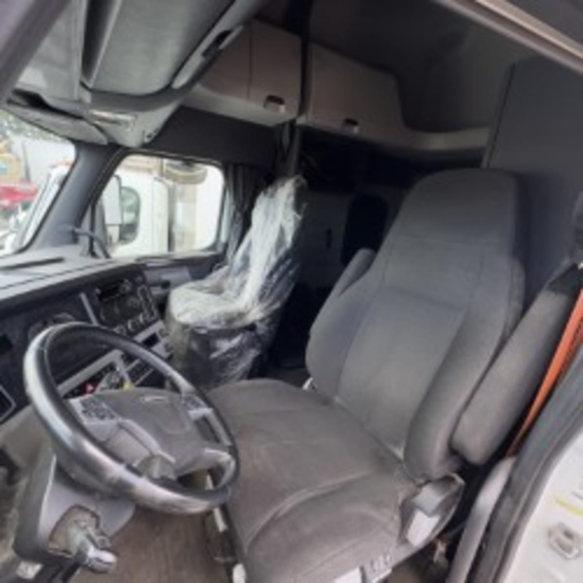 2020 Freightliner - image 7