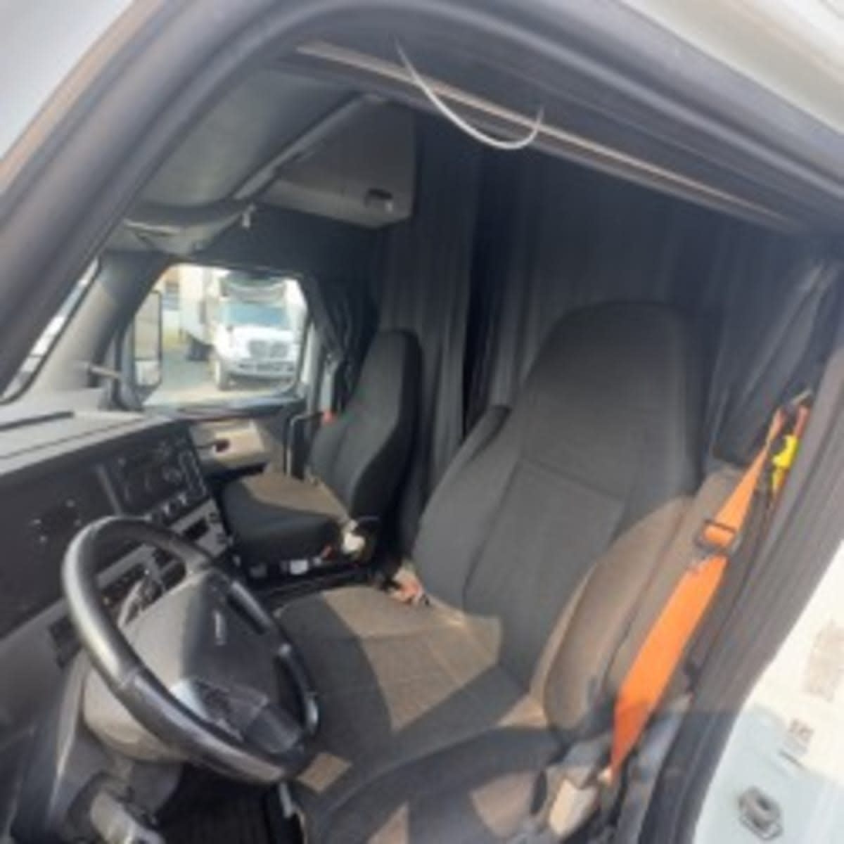 2020 Freightliner - image 7