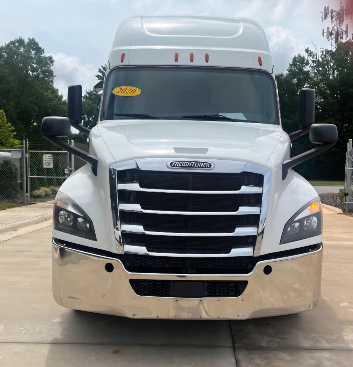 2020 Freightliner Cascadia in Greensboro, NC — photo 2