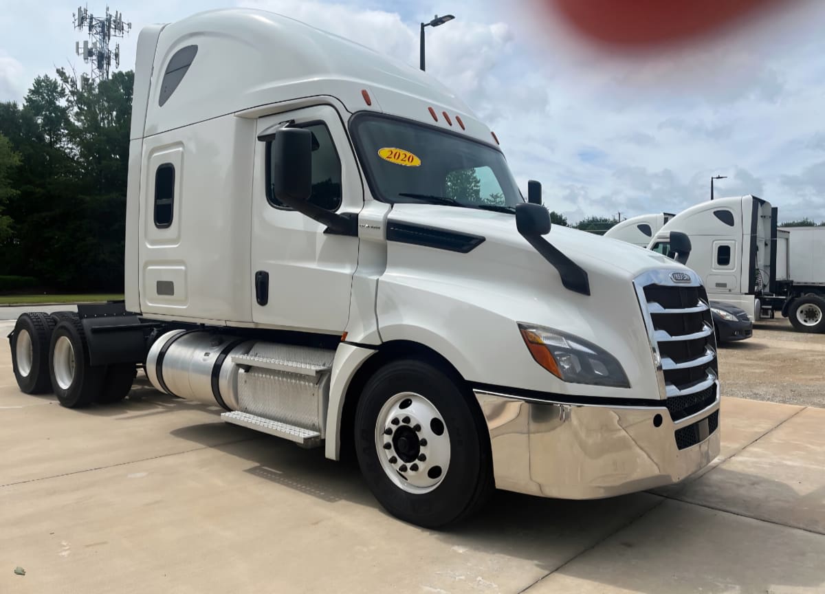 2020 Freightliner Cascadia in Greensboro, NC — photo 3