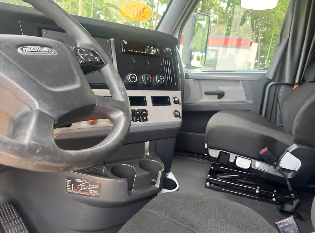 2020 Freightliner Cascadia in Greensboro, NC — photo 7