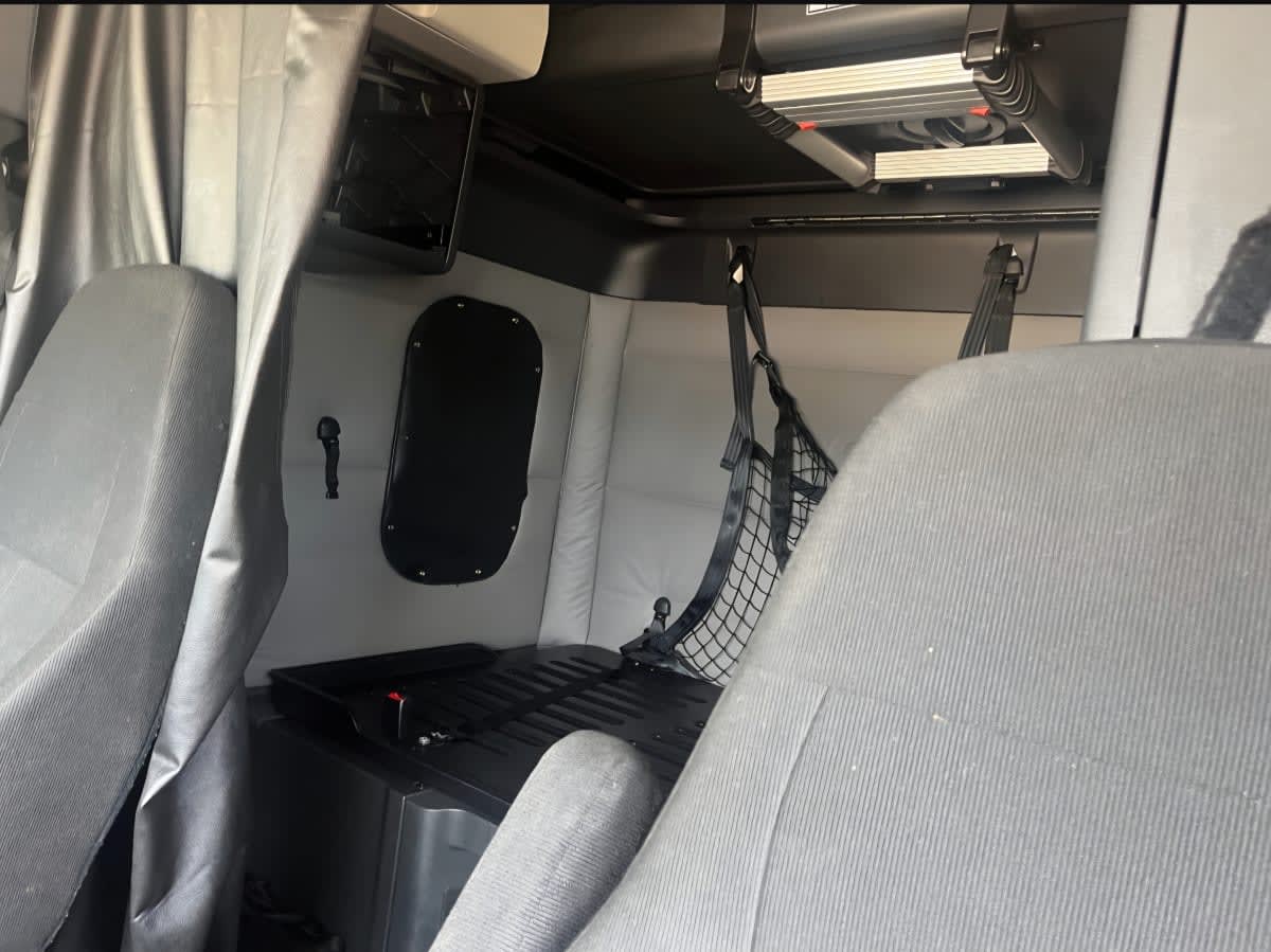 2020 Freightliner Cascadia in Greensboro, NC — photo 8