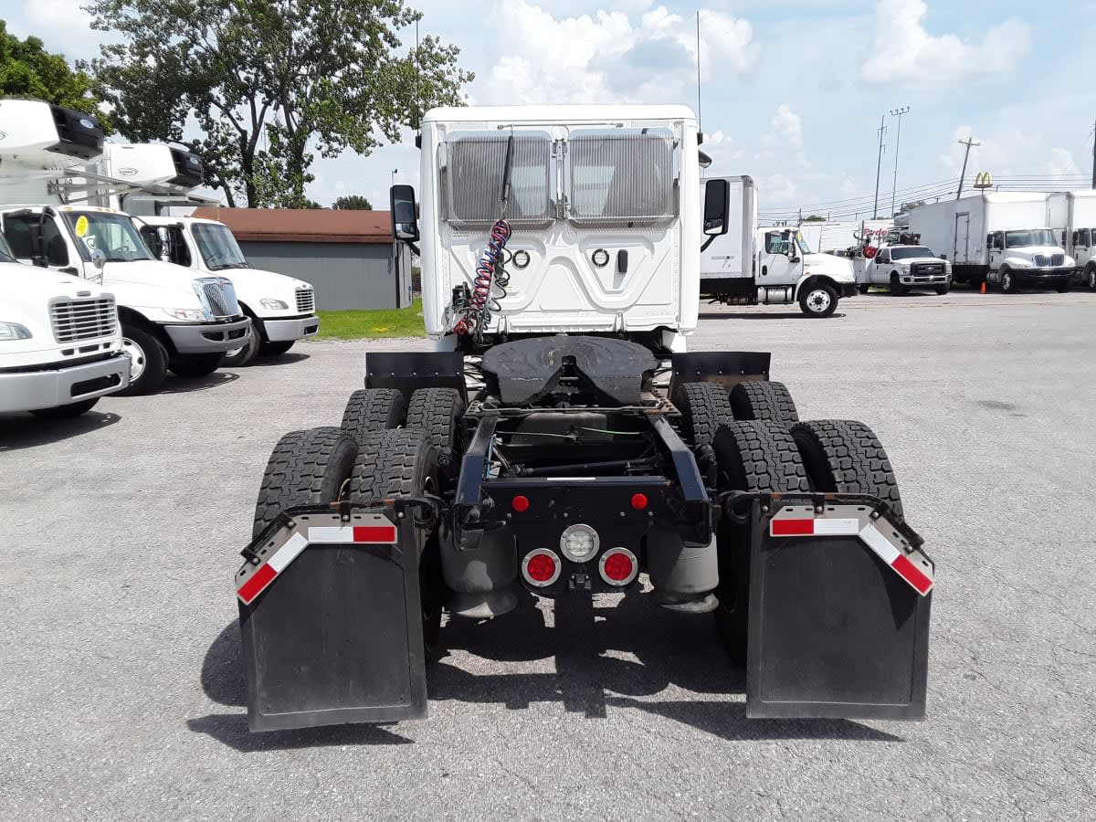 2020 Freightliner Cascadia in La Vergne, TN — photo 5