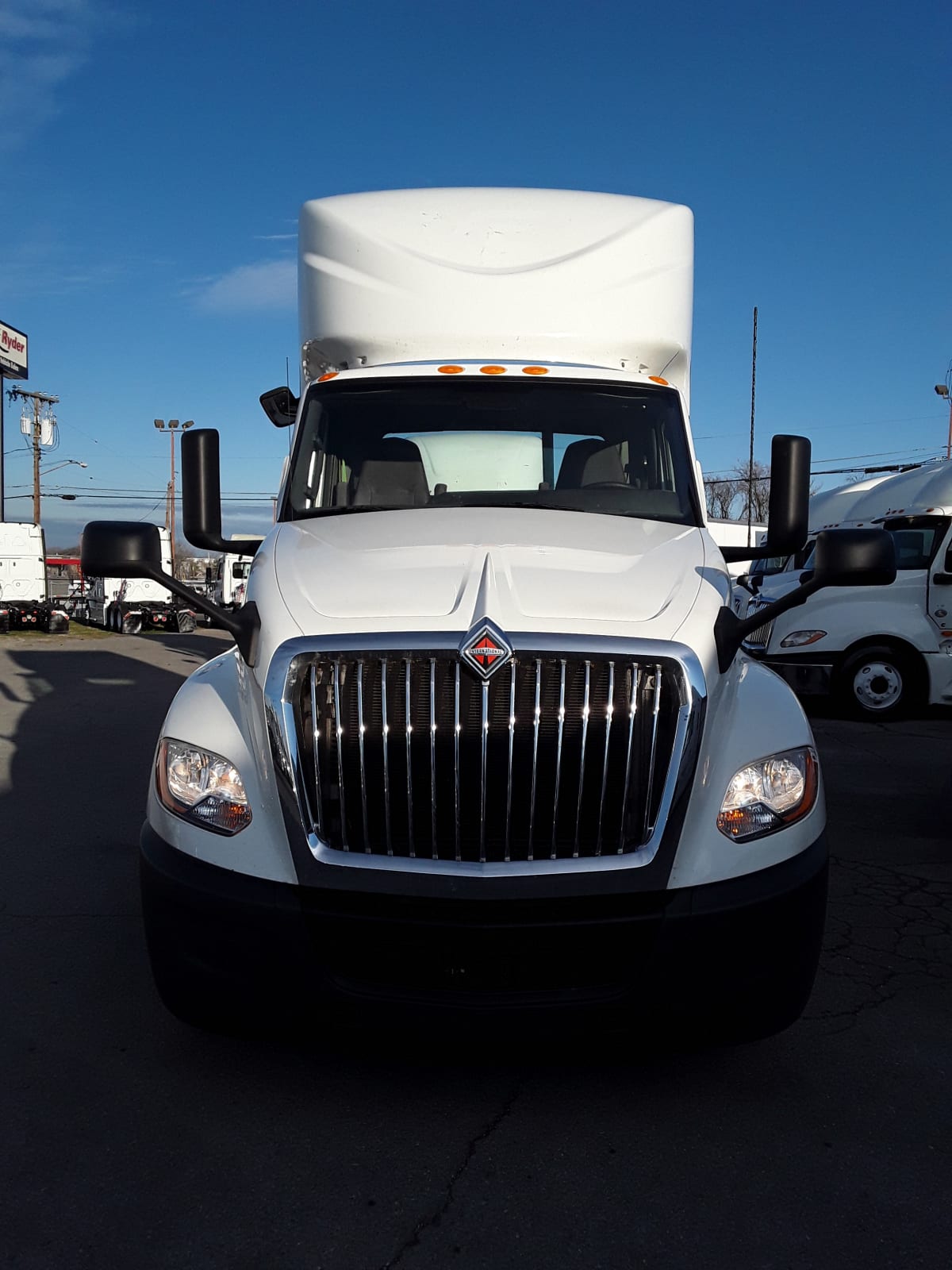 2020 Navistar International LT625 DAYCAB T/A 265199