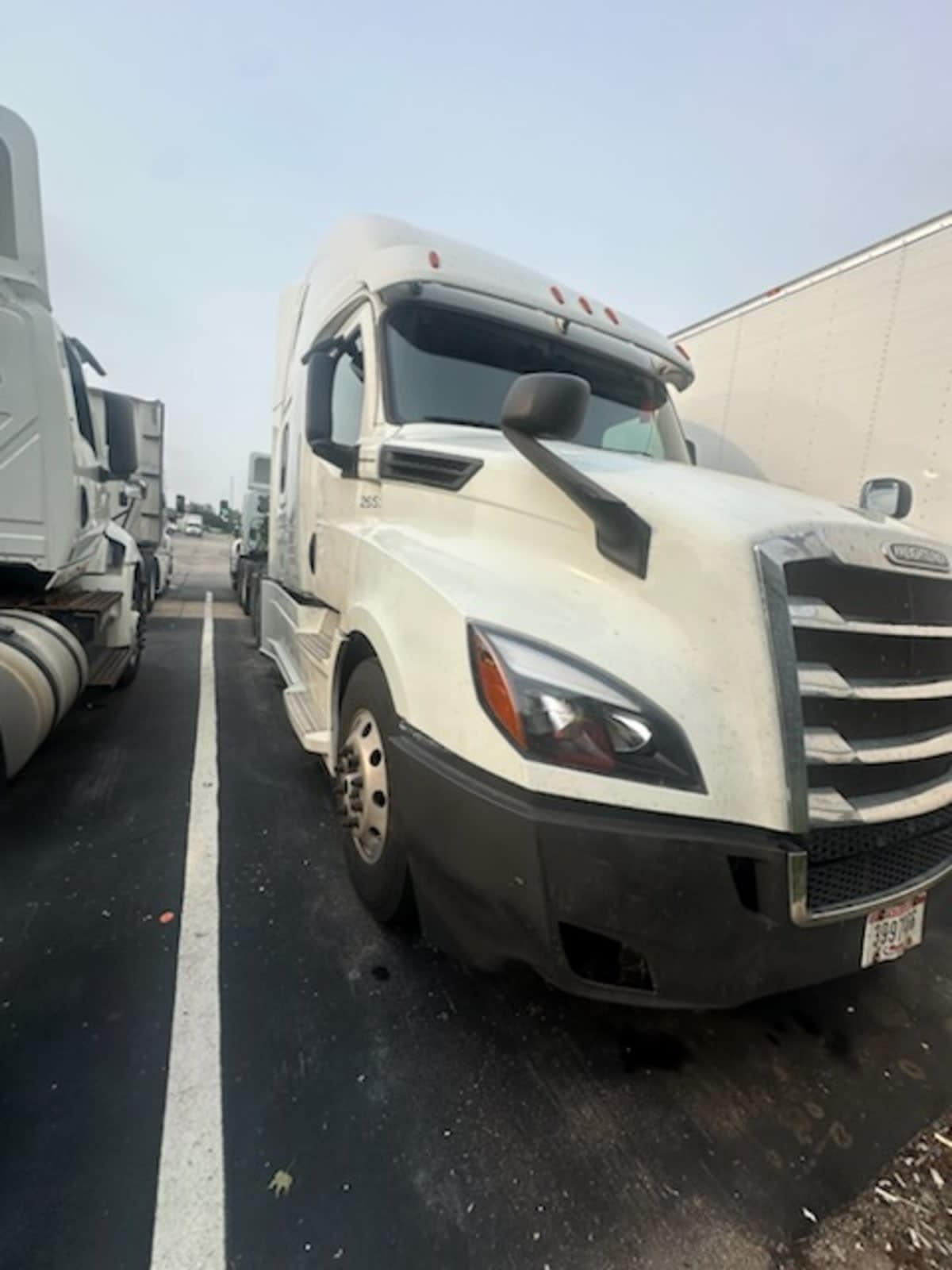 2020 Freightliner Cascadia in Bolingbrook, IL — photo 3