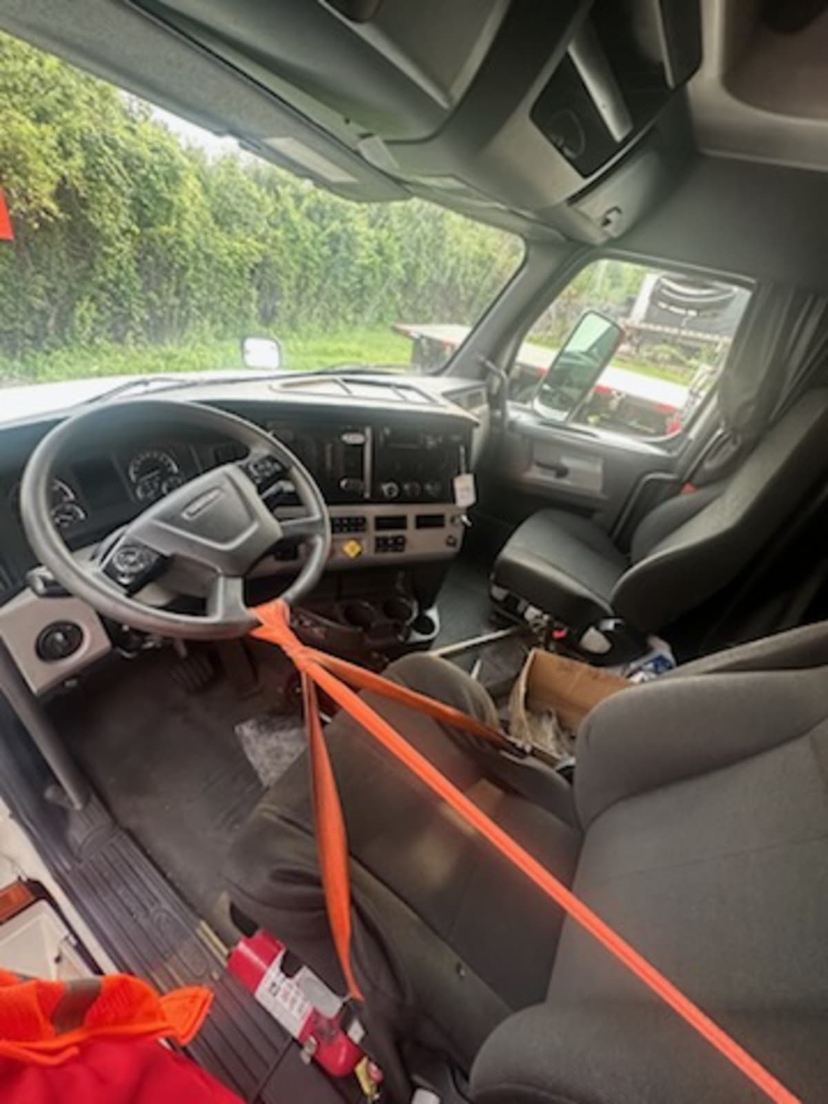 2020 Freightliner Cascadia in Bolingbrook, IL — photo 7