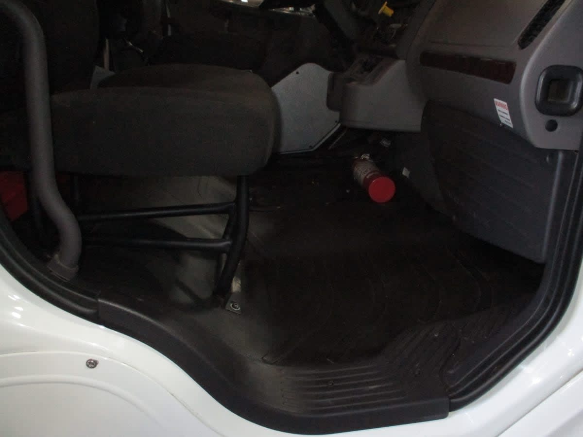 2021 Freightliner M2 106 - image 10