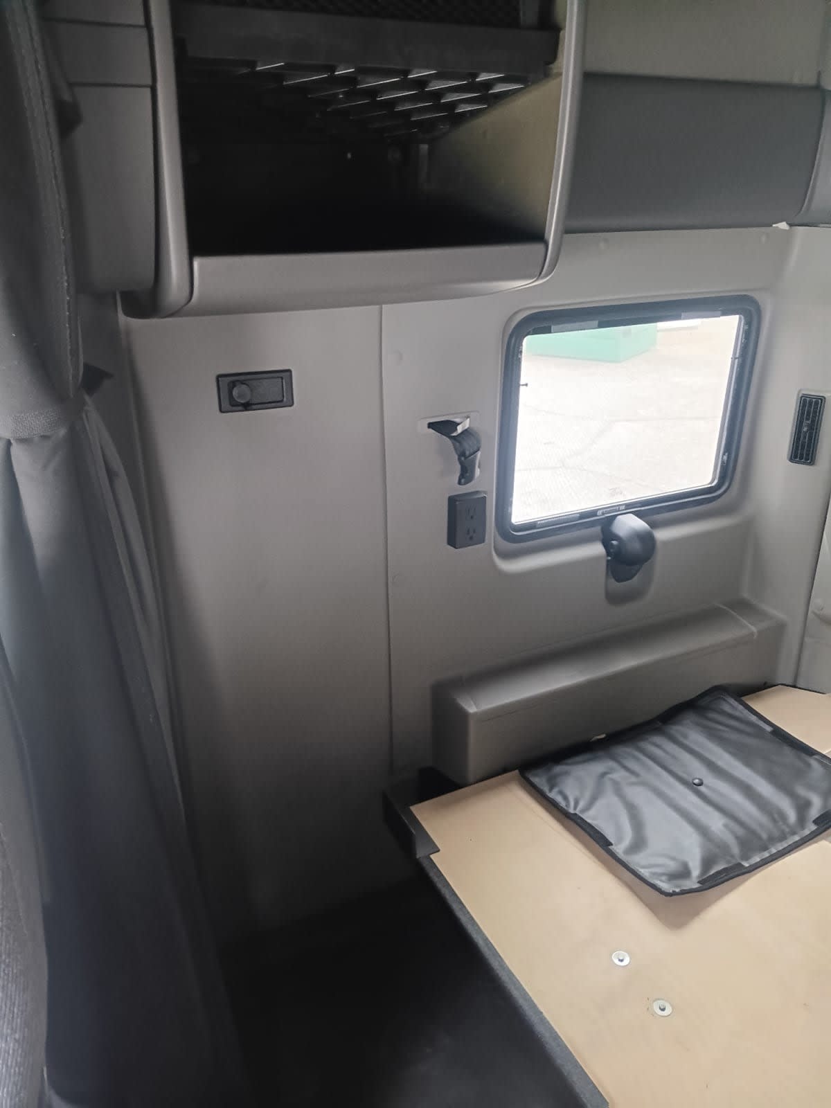 2020 International - image 12