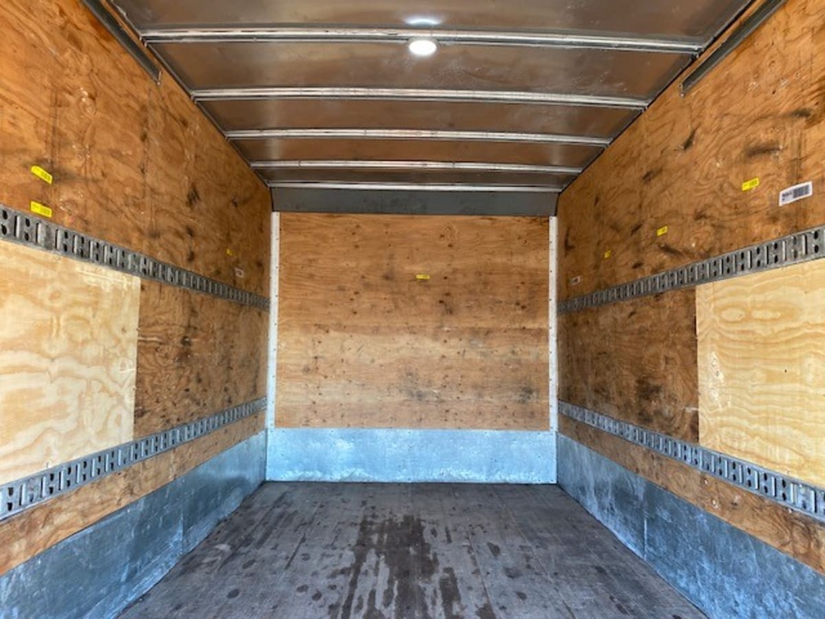 2020 Hino HINO 195 265627