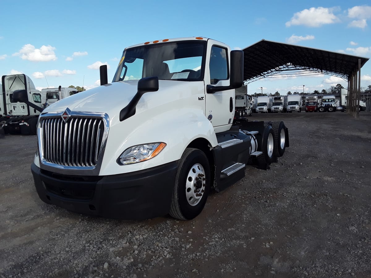 2020 Navistar International LT625 DAYCAB T/A 265954