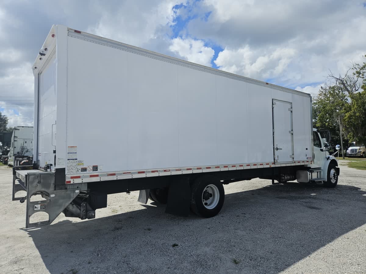 2020 Freightliner M2 106 266301