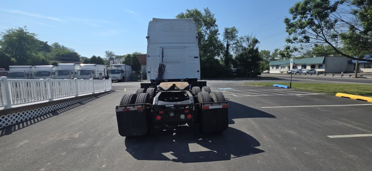 2020 Volvo VNL64T-760 266370