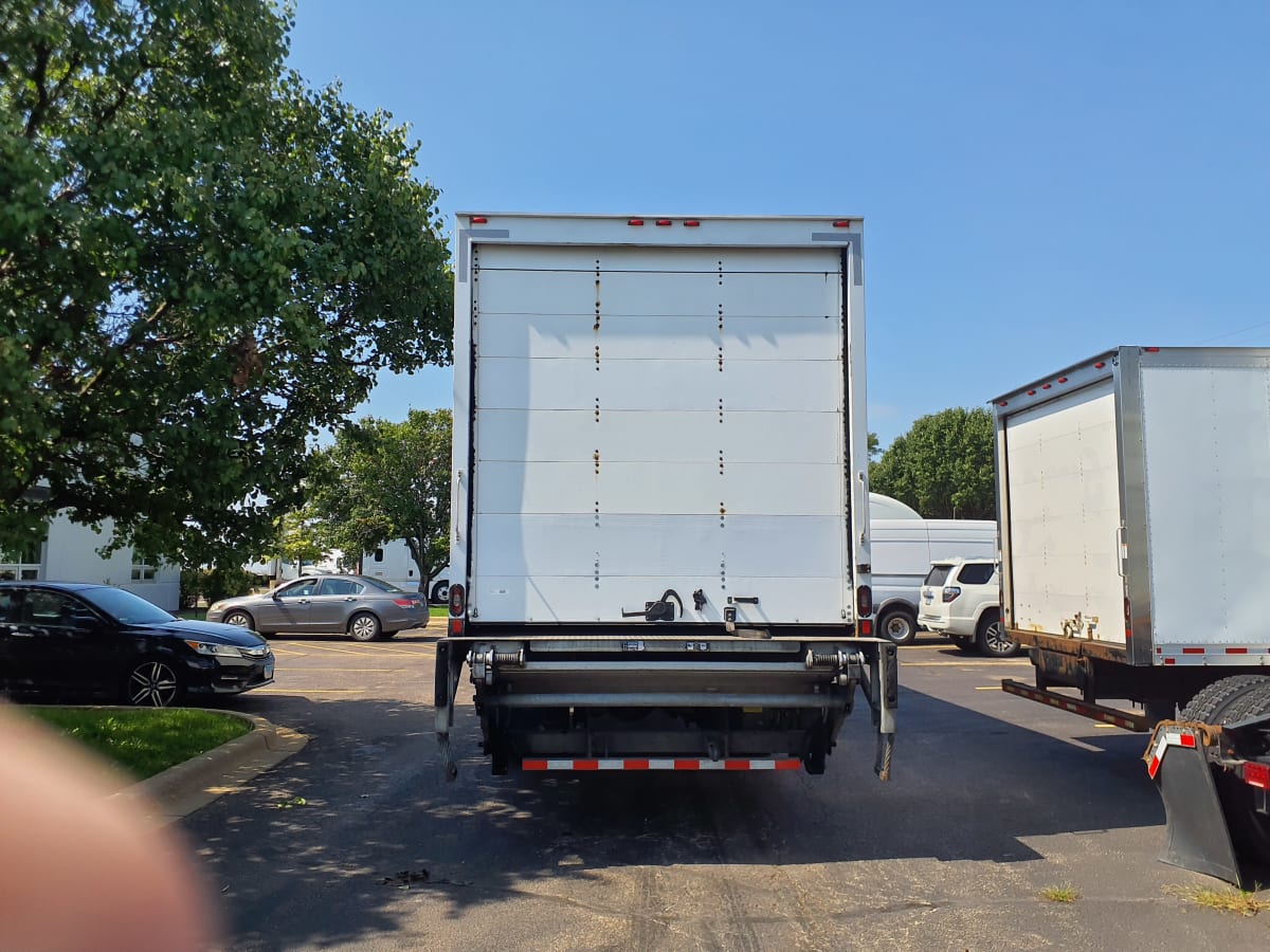 2021 Freightliner/Mercedes M2 106 266372