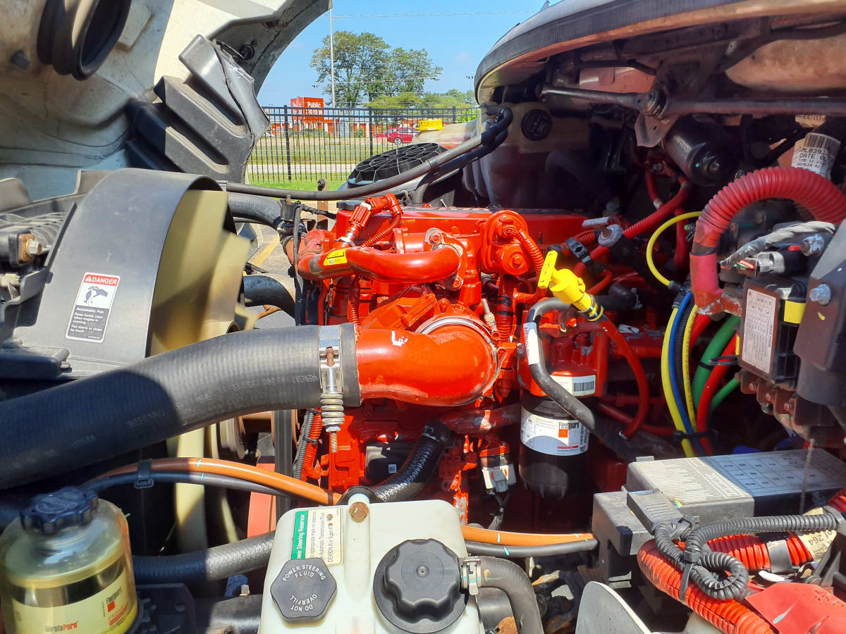 2021 Freightliner/Mercedes M2 106 266372