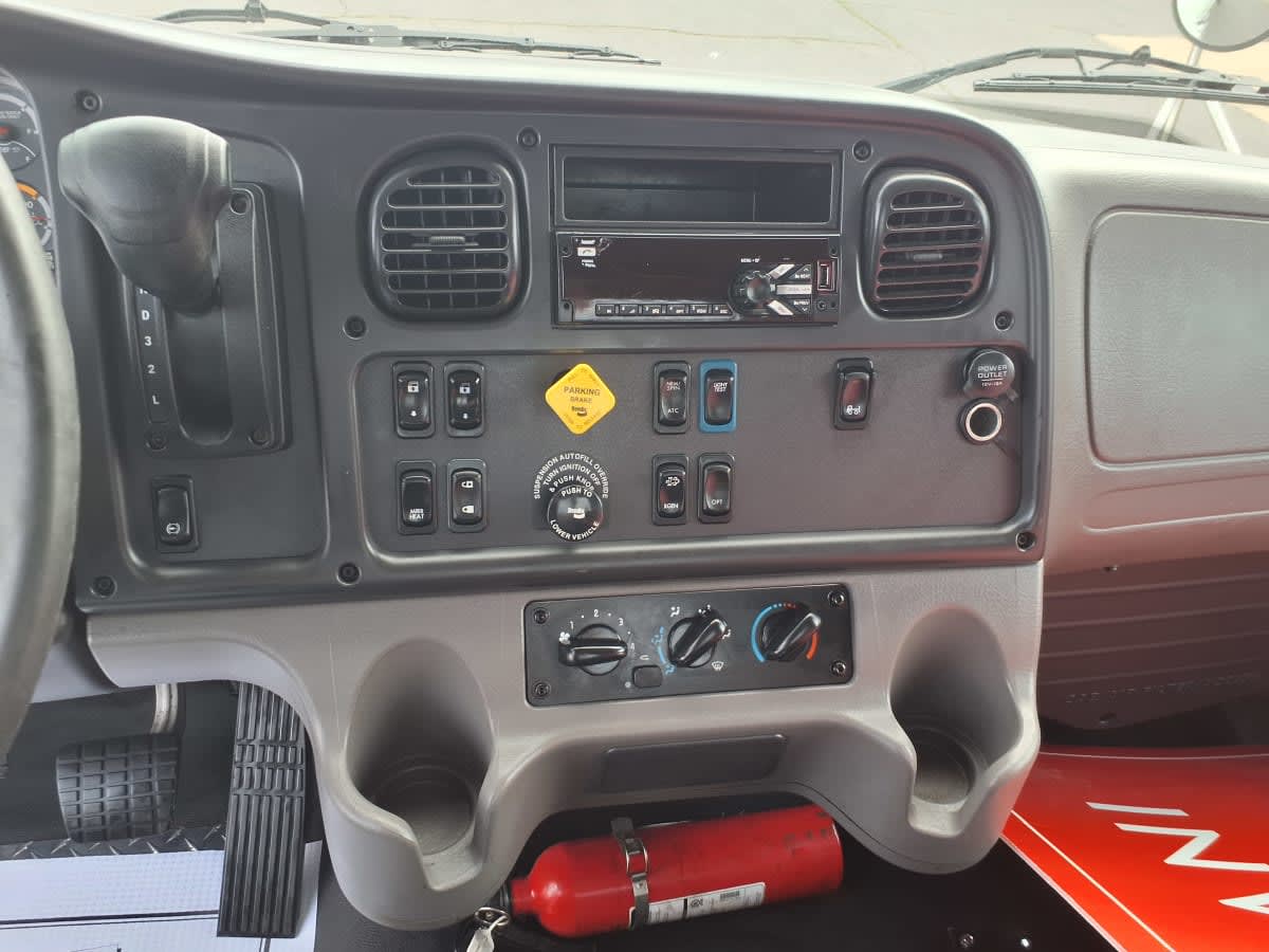 2021 Freightliner/Mercedes M2 106 266464