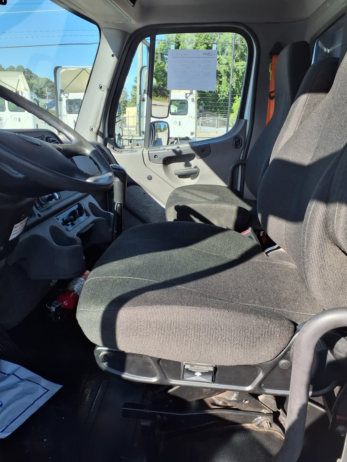 2021 Freightliner/Mercedes M2 106 266662