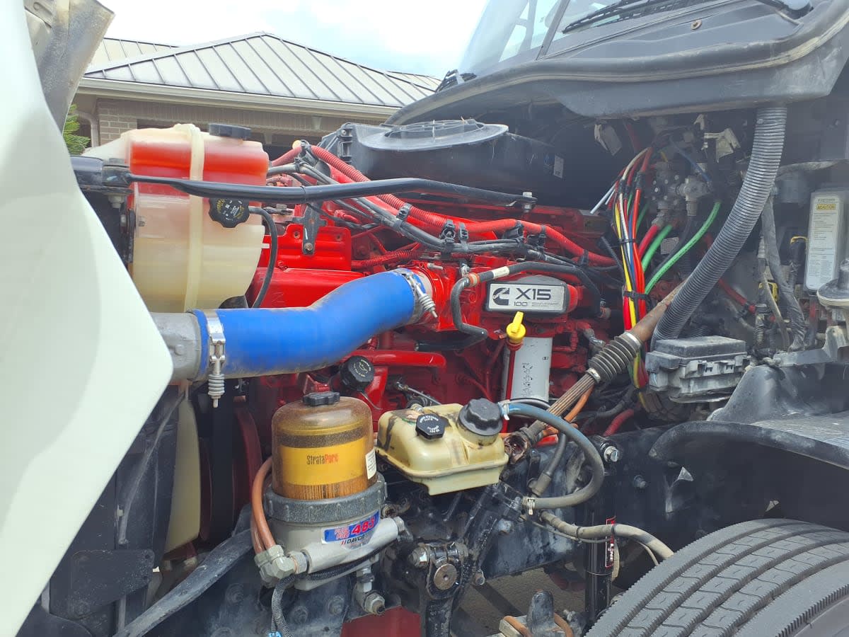 2020 Freightliner Cascadia in Houston, TX — photo 8