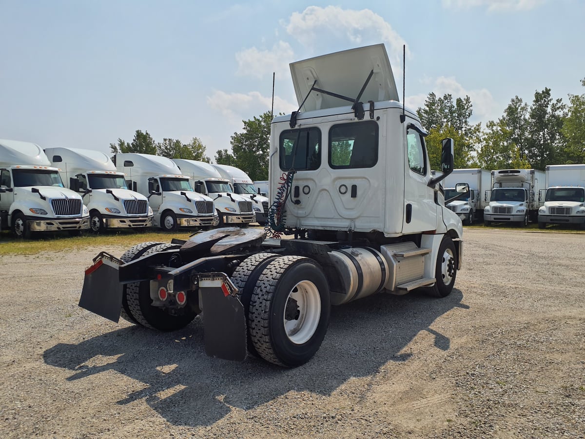 2020 Freightliner/Mercedes NEW CASCADIA 126 266753