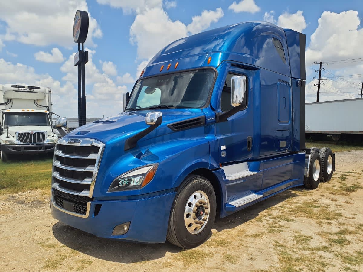 2021 Freightliner Cascadia in Converse, TX — photo 3
