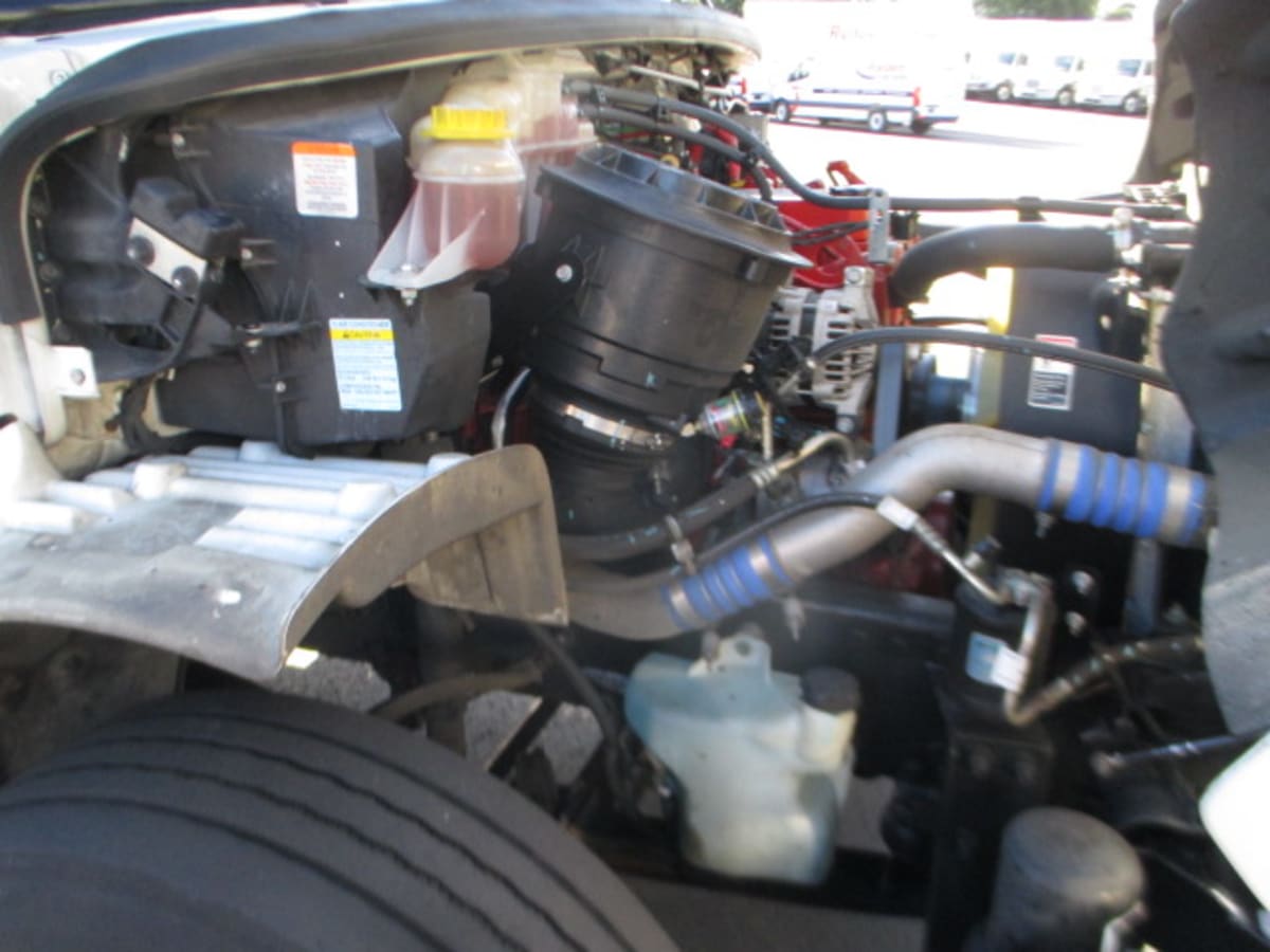 2021 Freightliner/Mercedes M2 106 266810