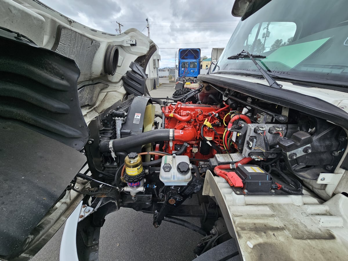 2021 Freightliner/Mercedes M2 106 266810