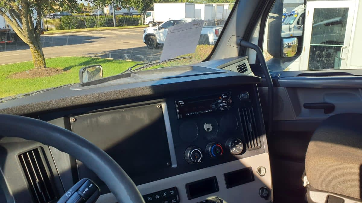 2021 Freightliner Cascadia in Bolingbrook, IL — photo 7