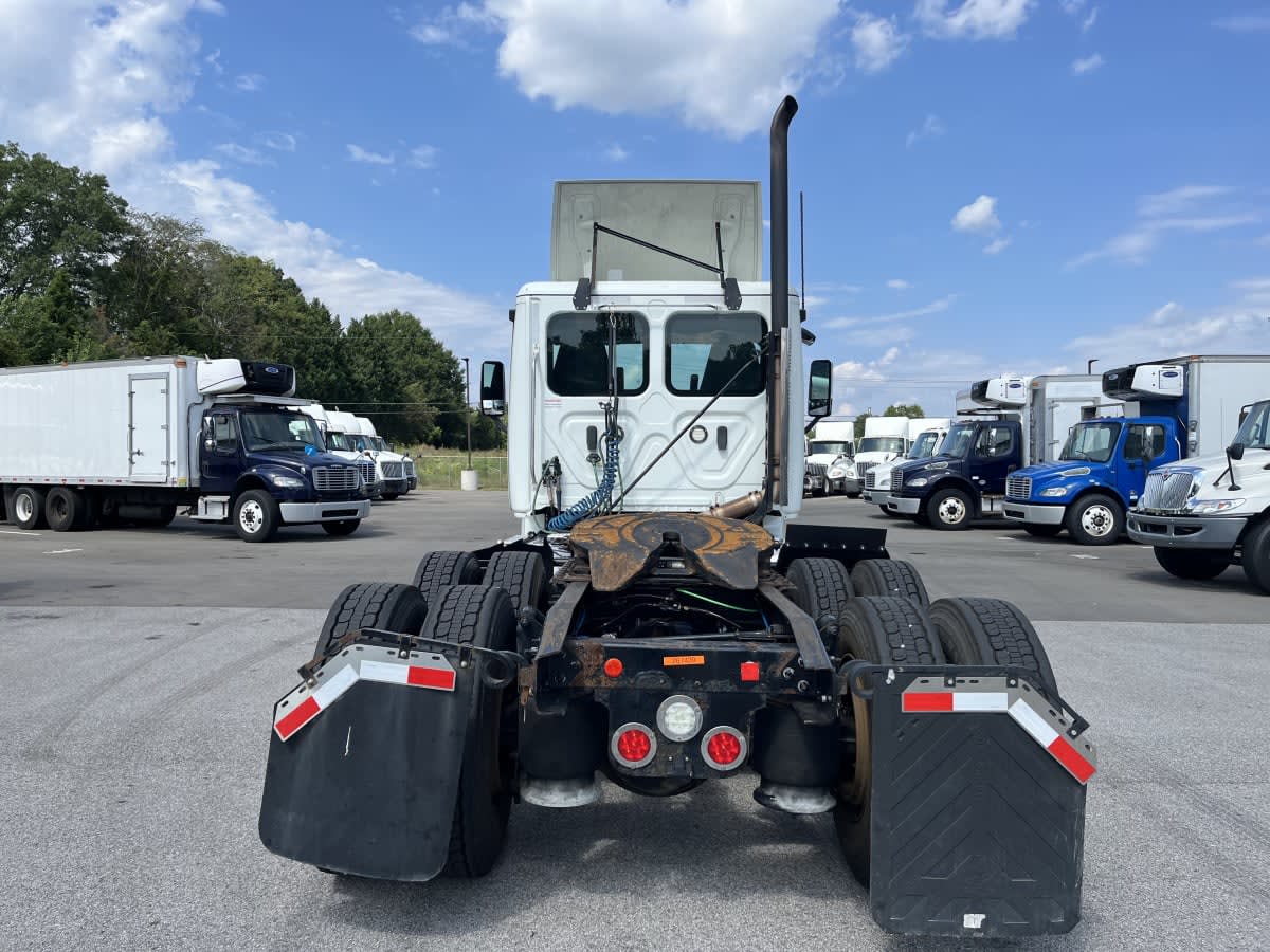 2020 Freightliner Cascadia in Beltsville, MD — photo 5