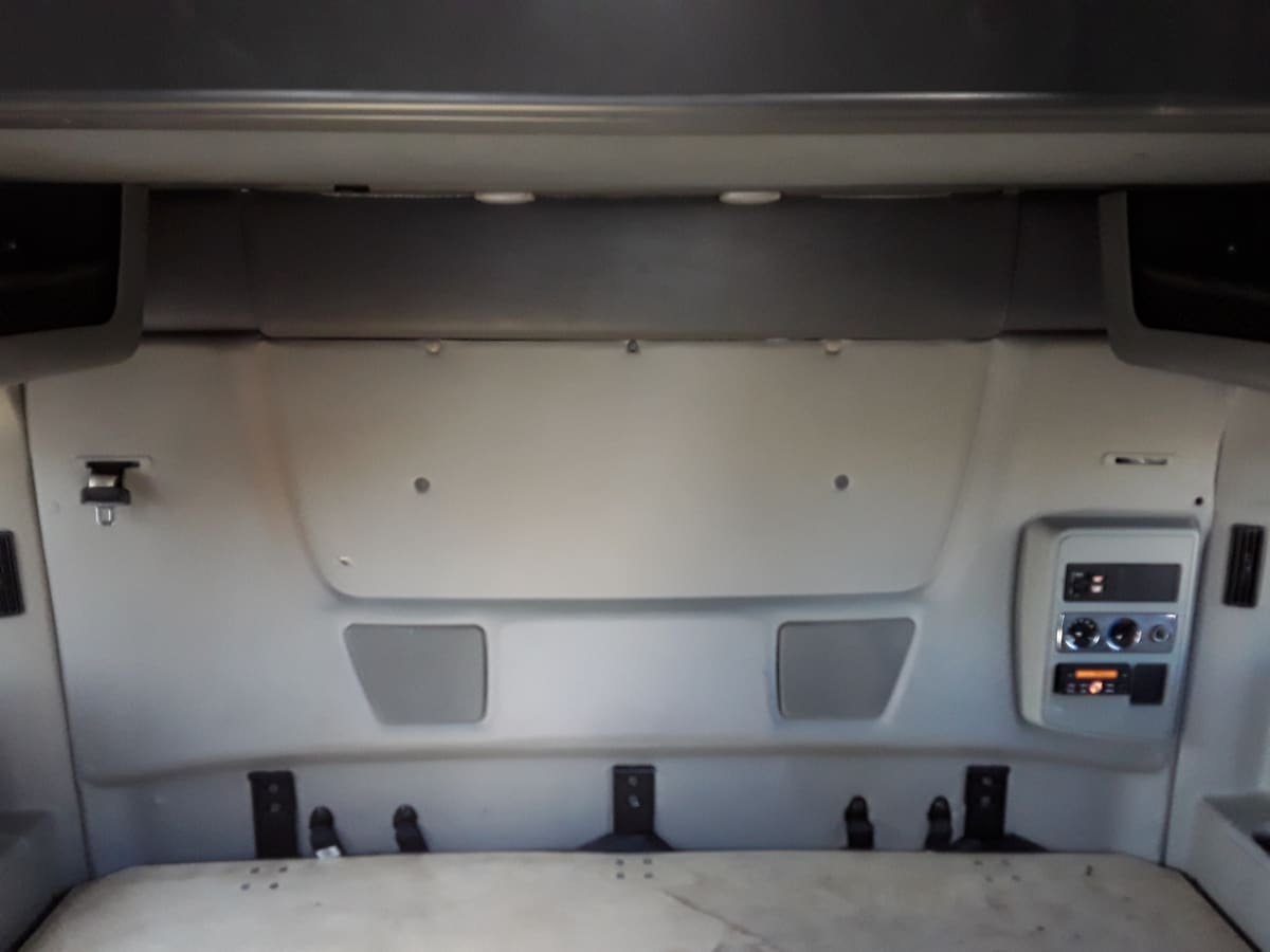 2020 International - image 8