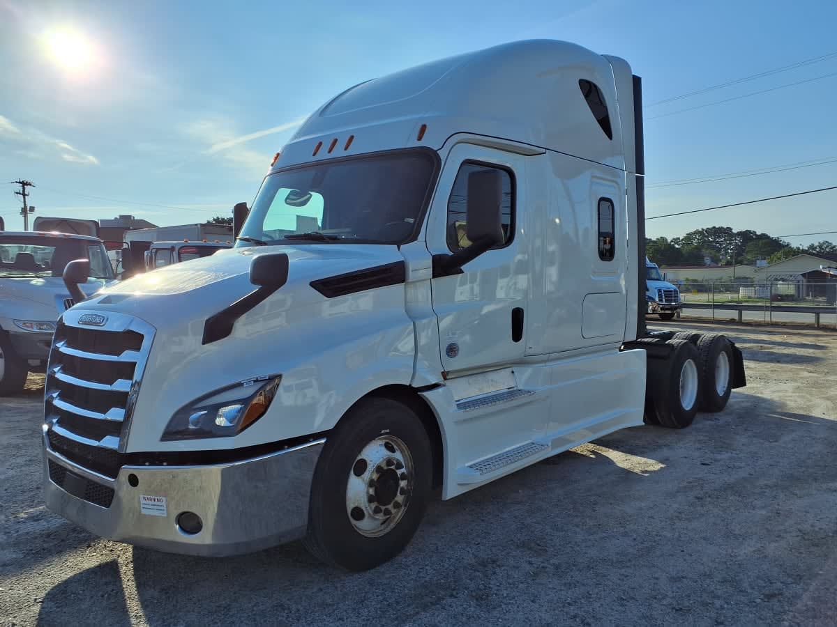 2020 Freightliner Cascadia in Greenville, SC