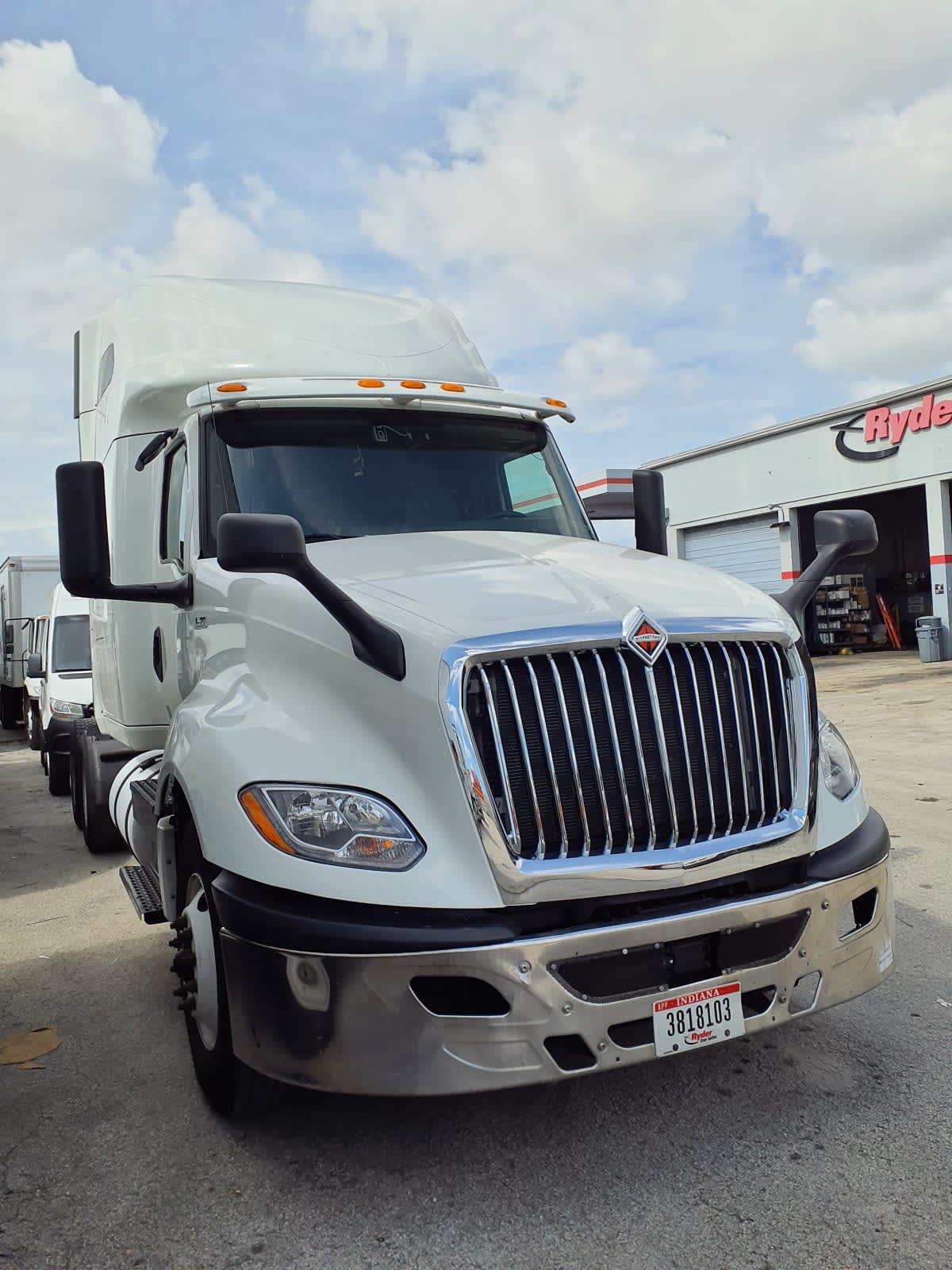 2020 International LT in Miami, FL — photo 3