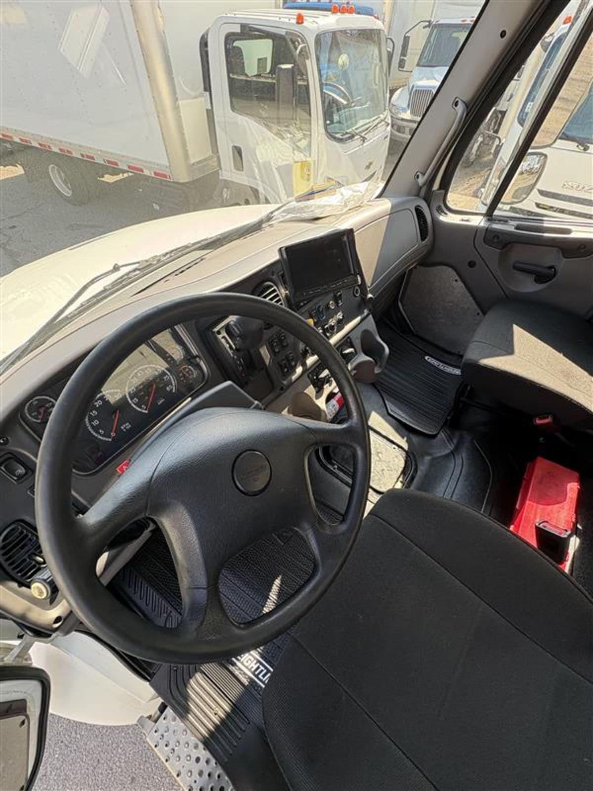 2020 Freightliner/Mercedes M2 106 267987