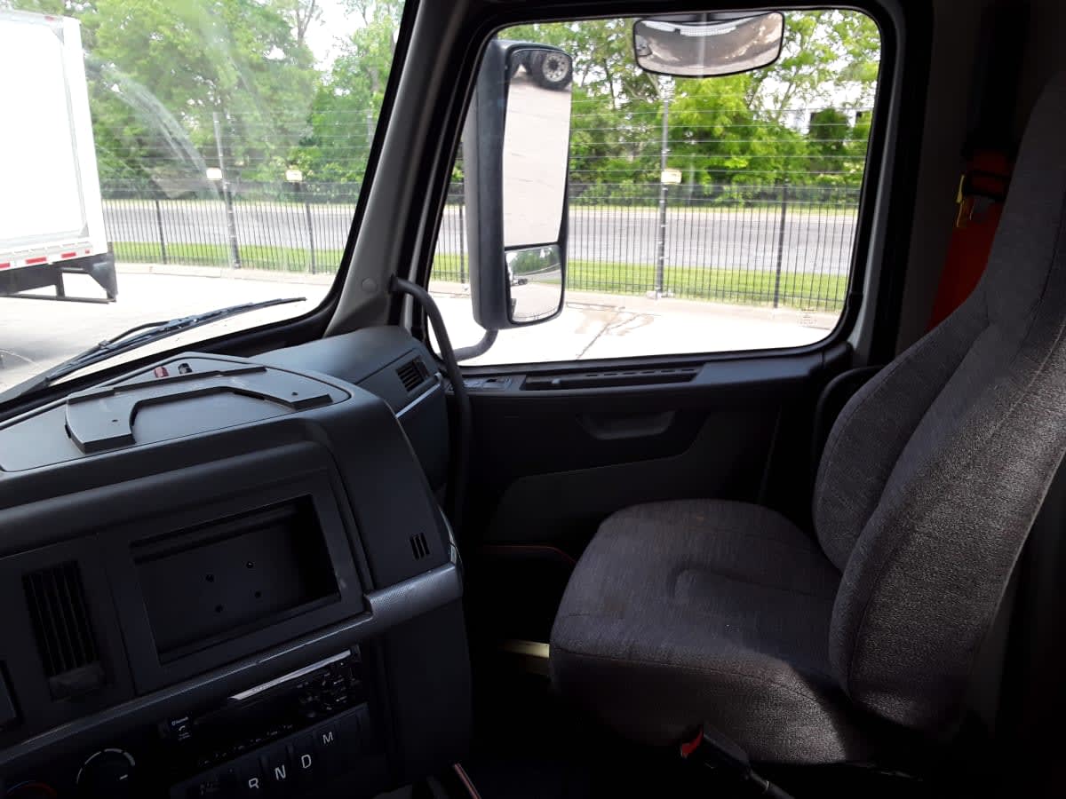 2019 Volvo VNL64T-300 268016