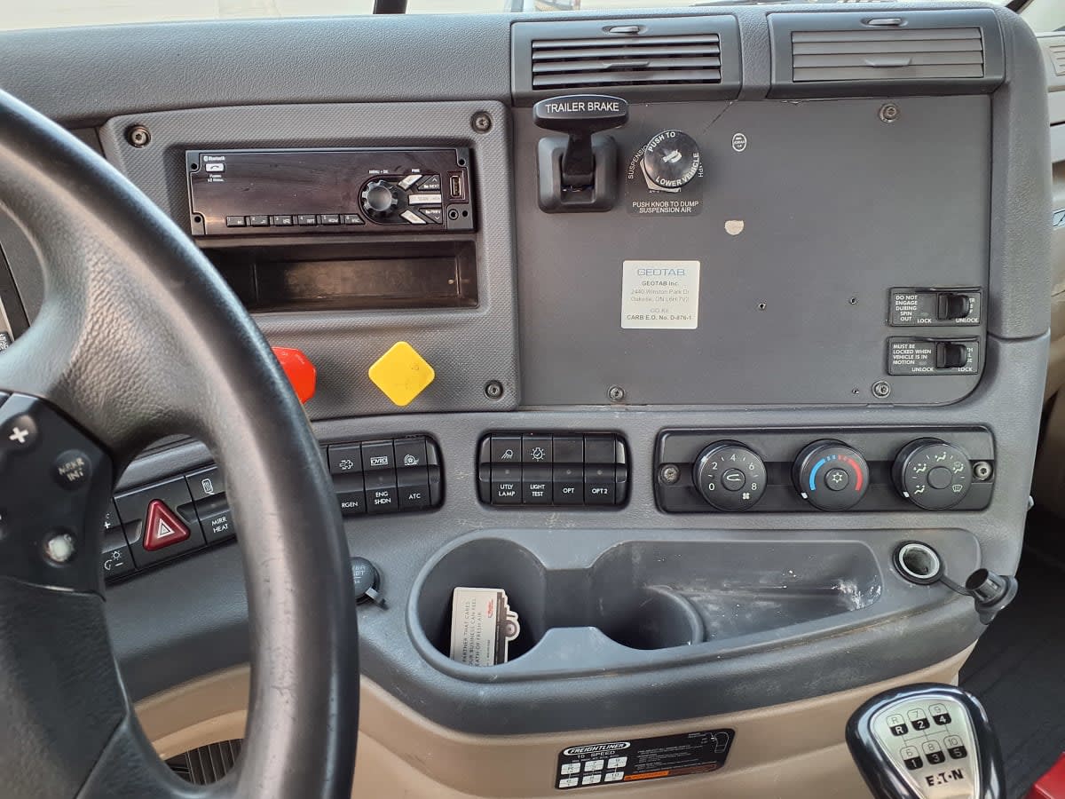 2020 Freightliner/Mercedes CASCADIA 125 268051