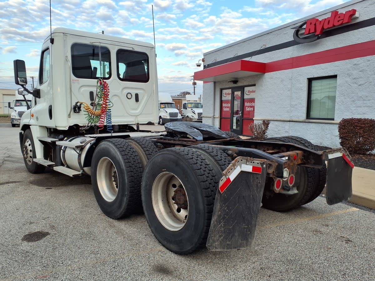 2020 Freightliner/Mercedes CASCADIA 125 268051