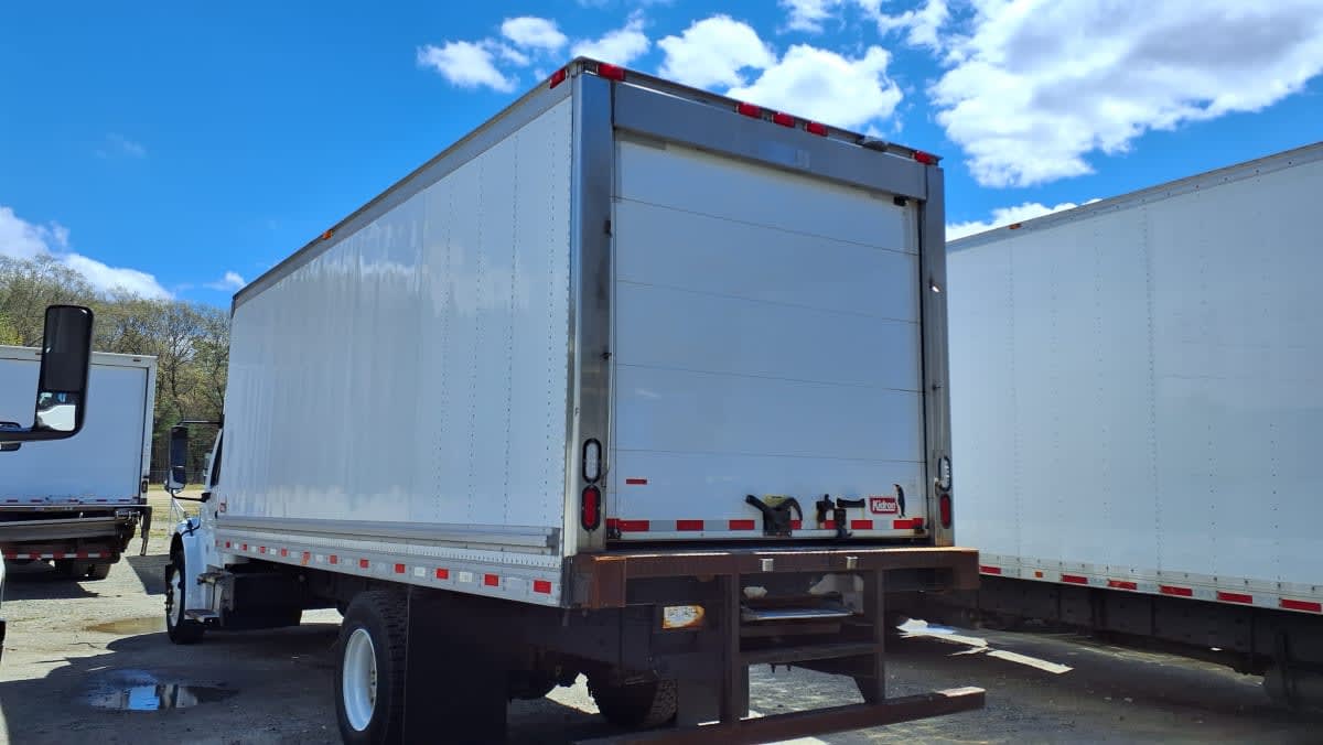 2020 Freightliner/Mercedes M2 106 268055