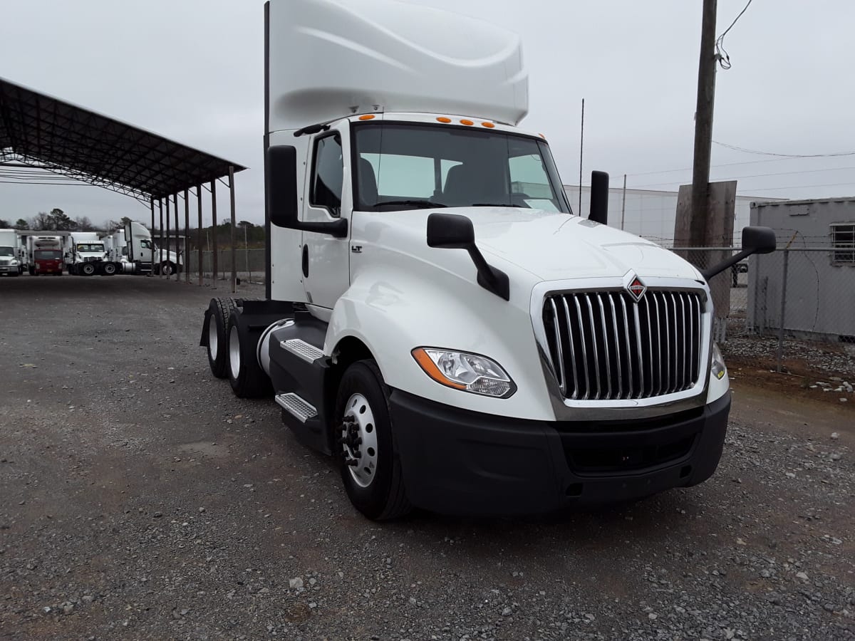 2020 Navistar International LT625 DAYCAB T/A 268104