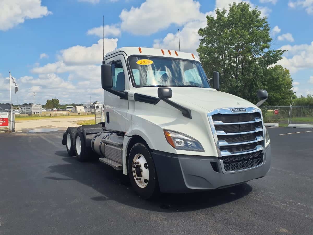 2020 Freightliner Cascadia in Clarksville, IN — photo 3