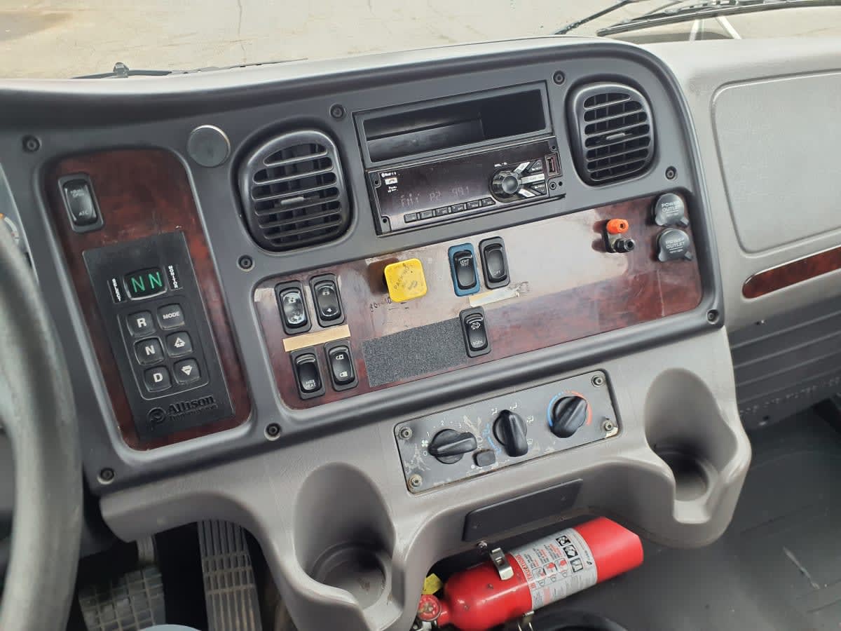 2020 Freightliner/Mercedes M2 106 268345