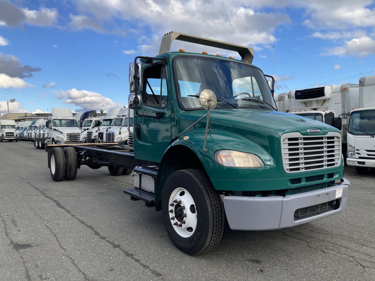 2020 Freightliner M2 106 - image 3