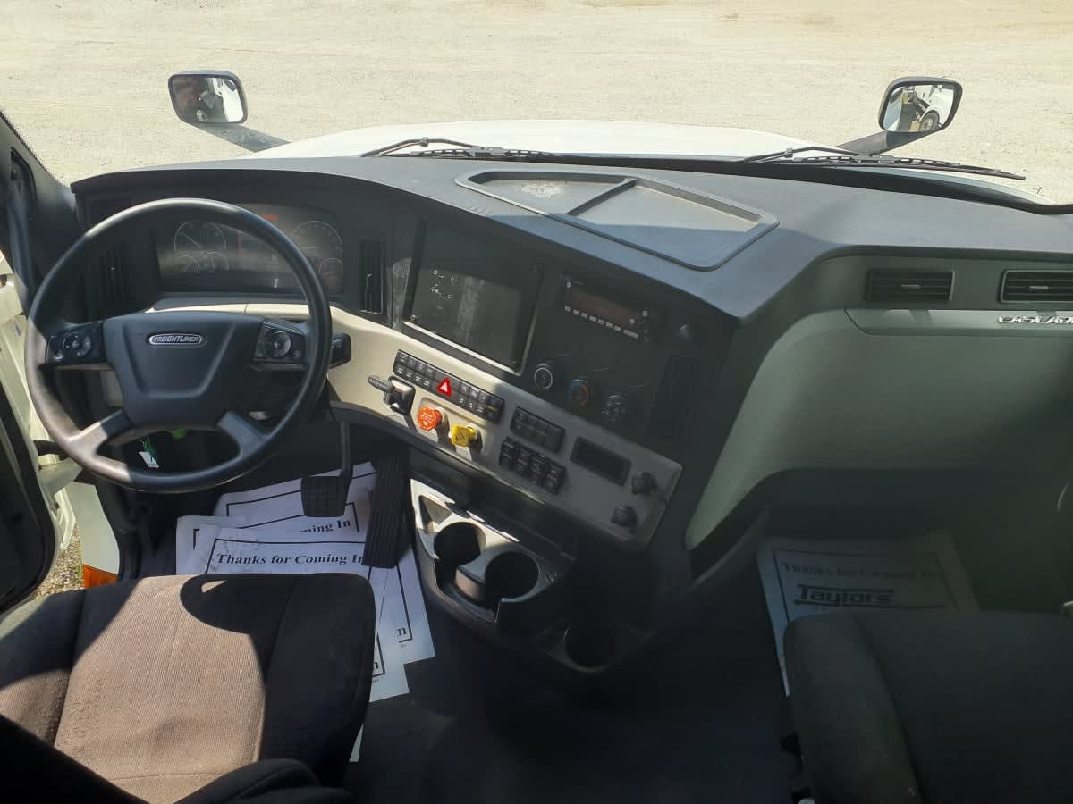 2020 Freightliner/Mercedes NEW CASCADIA PX12664 268760