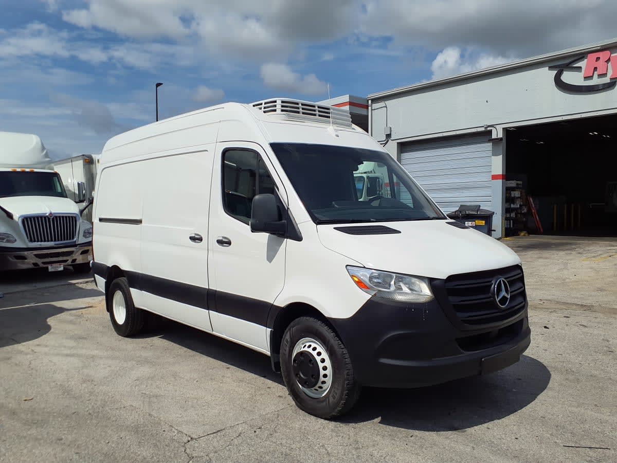 2019 Mercedes-Benz SPRINTER 3500 268995