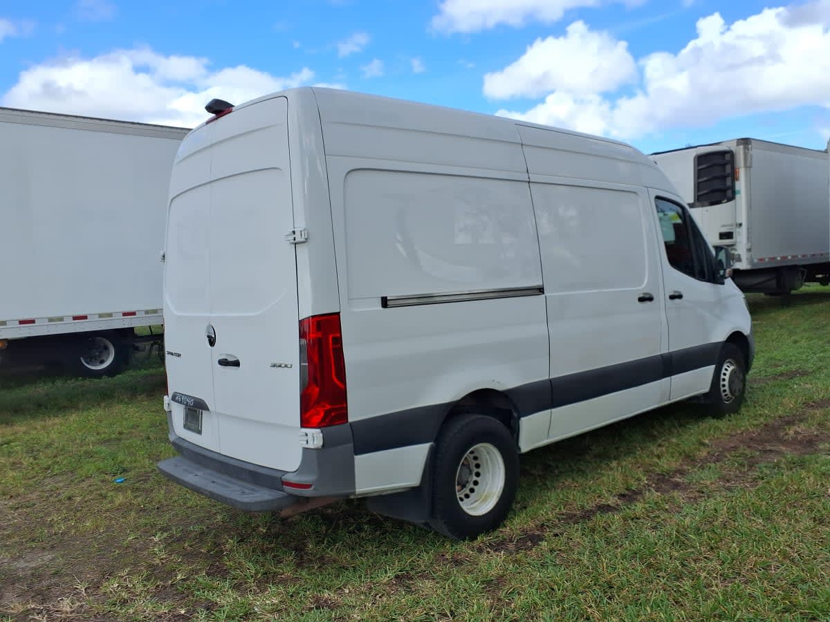 2019 Mercedes-Benz F3CA144 269040