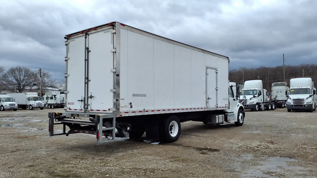 2020 Freightliner/Mercedes M2 106 269105