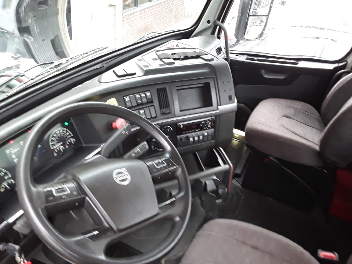 2020 Volvo VNL64T-300 269123