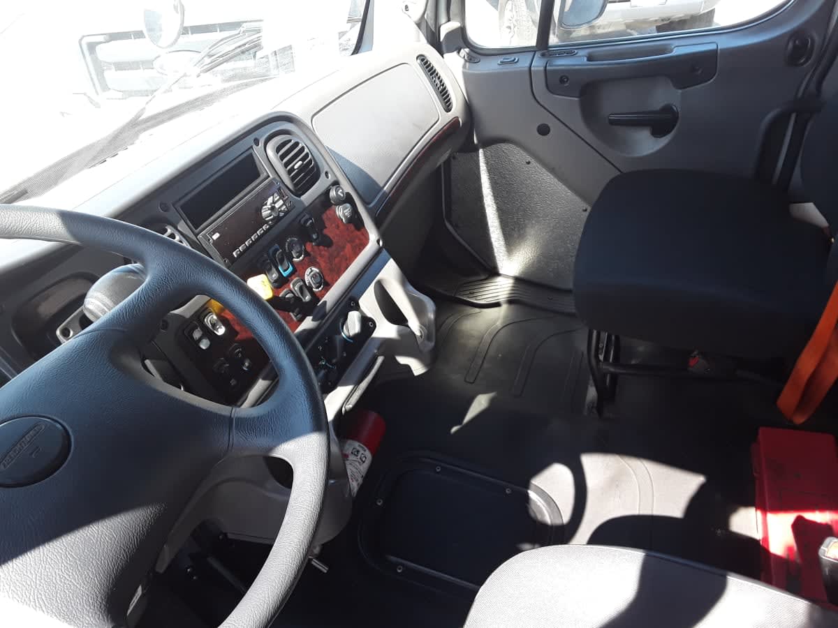2021 Freightliner M2 106 in Montebello, CA — photo 7