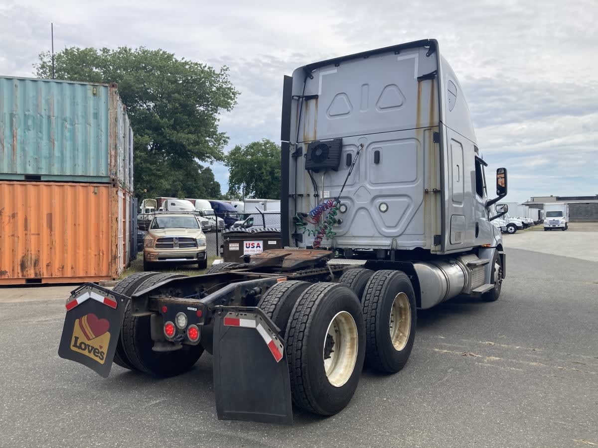 2021 Freightliner Cascadia in Springfield, MA — photo 4