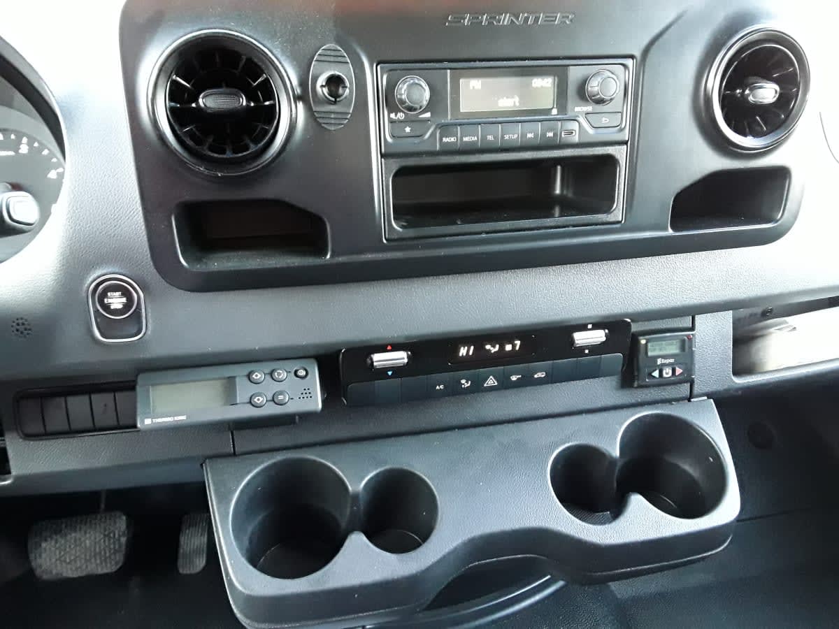 2019 Mercedes-Benz 2500 HIGH ROOF 269364