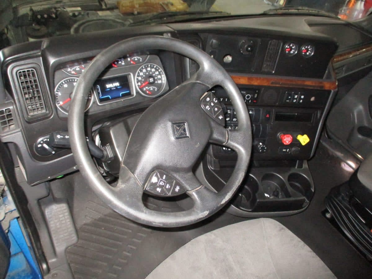 2021 International - image 7