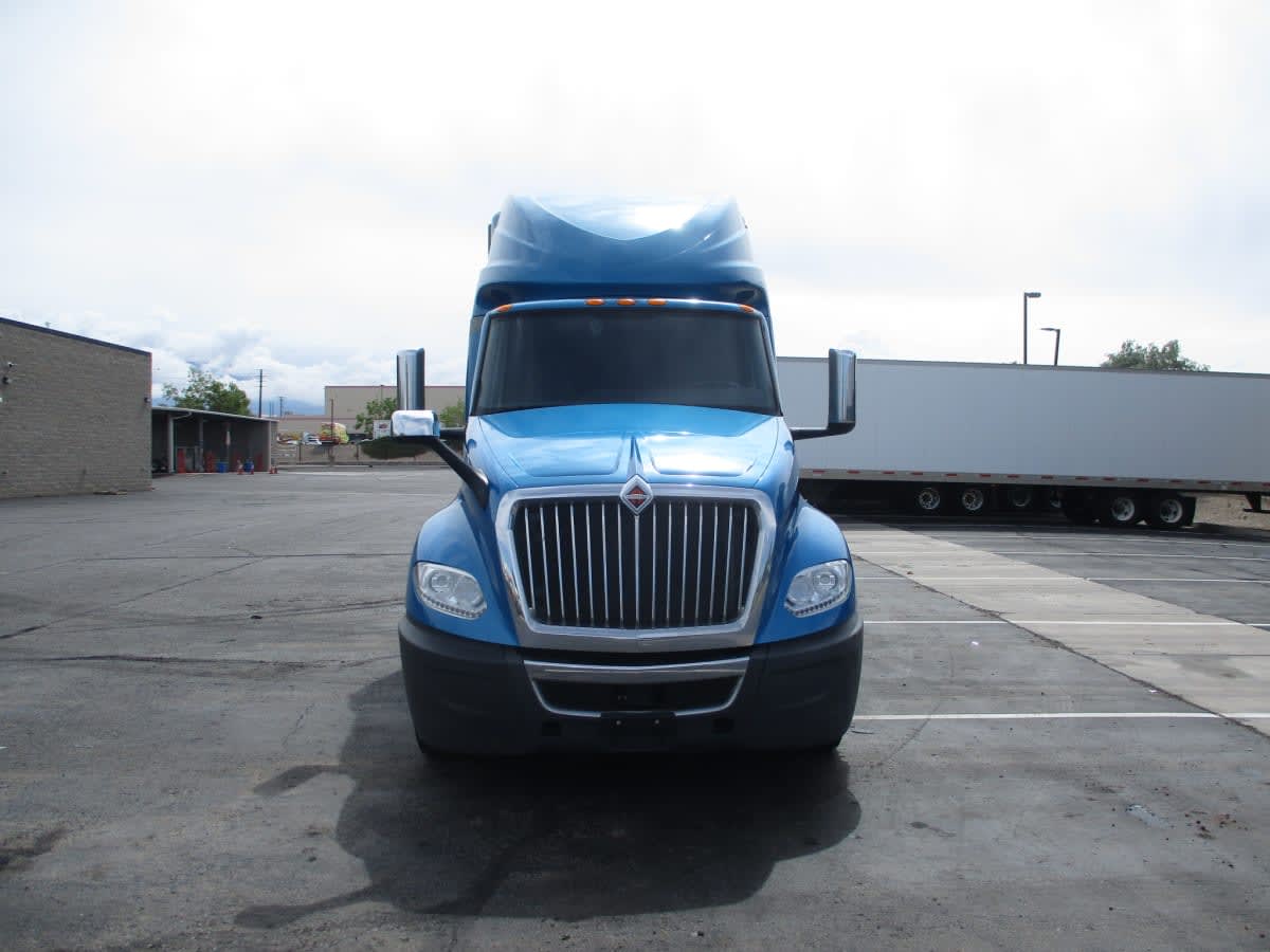 2021 International LT in Commerce City, CO — photo 2